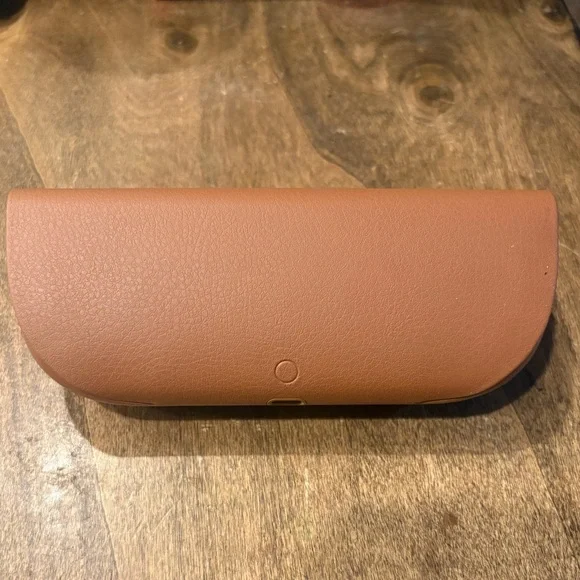 Ray-Ban Meta Brown Charging Case - Picture 6 of 9